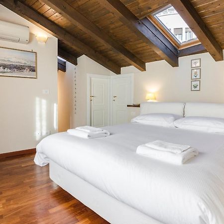 Ferienwohnung Flat 13: Elegante E Luminoso Con Terrazzo Privato Bologna Exterior foto
