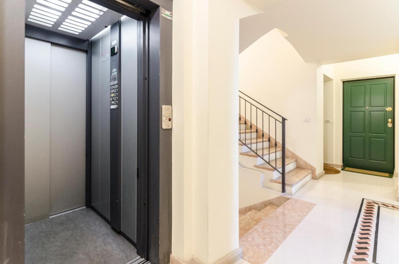 Ferienwohnung Flat 13: Elegante E Luminoso Con Terrazzo Privato Bologna Exterior foto