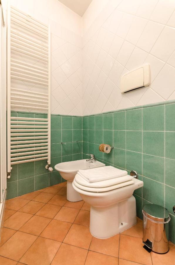 Ferienwohnung Flat 13: Elegante E Luminoso Con Terrazzo Privato Bologna Exterior foto