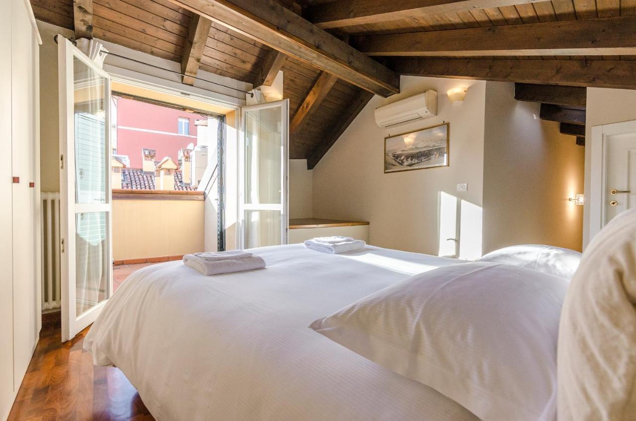 Ferienwohnung Flat 13: Elegante E Luminoso Con Terrazzo Privato Bologna Exterior foto