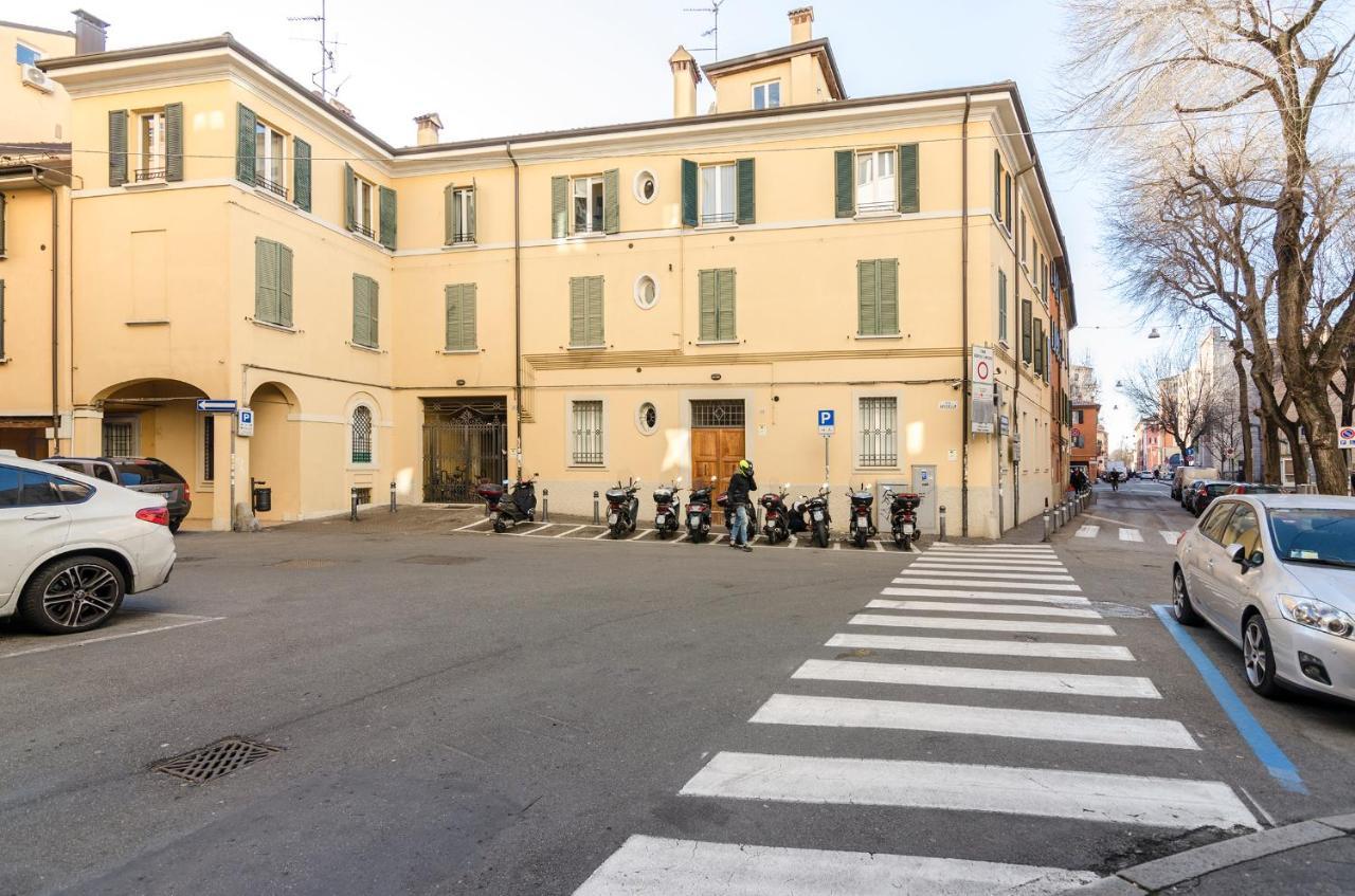 Ferienwohnung Flat 13: Elegante E Luminoso Con Terrazzo Privato Bologna Exterior foto