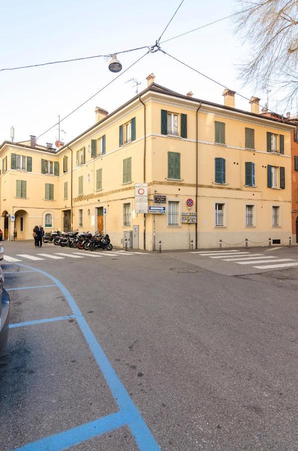 Ferienwohnung Flat 13: Elegante E Luminoso Con Terrazzo Privato Bologna Exterior foto